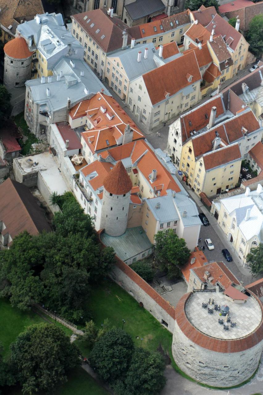 The Three Sisters Boutique Hotel Tallinn Exterior photo